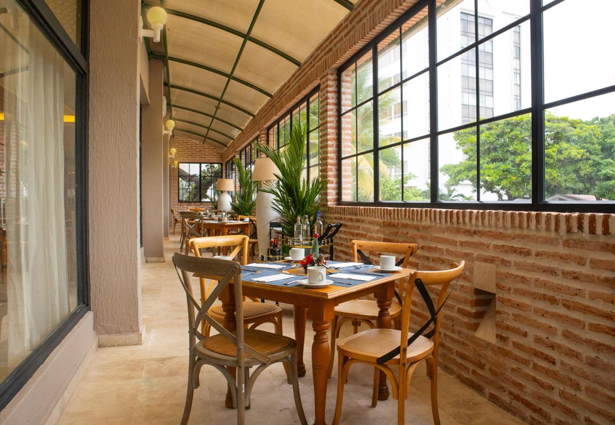 Hotel Caribe By Faranda Grand, A Member Of Radisson Individuals Cartagena Eksteriør billede A balcony
